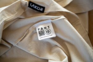LAKOR garment with a PANT 10 kr. deposit label