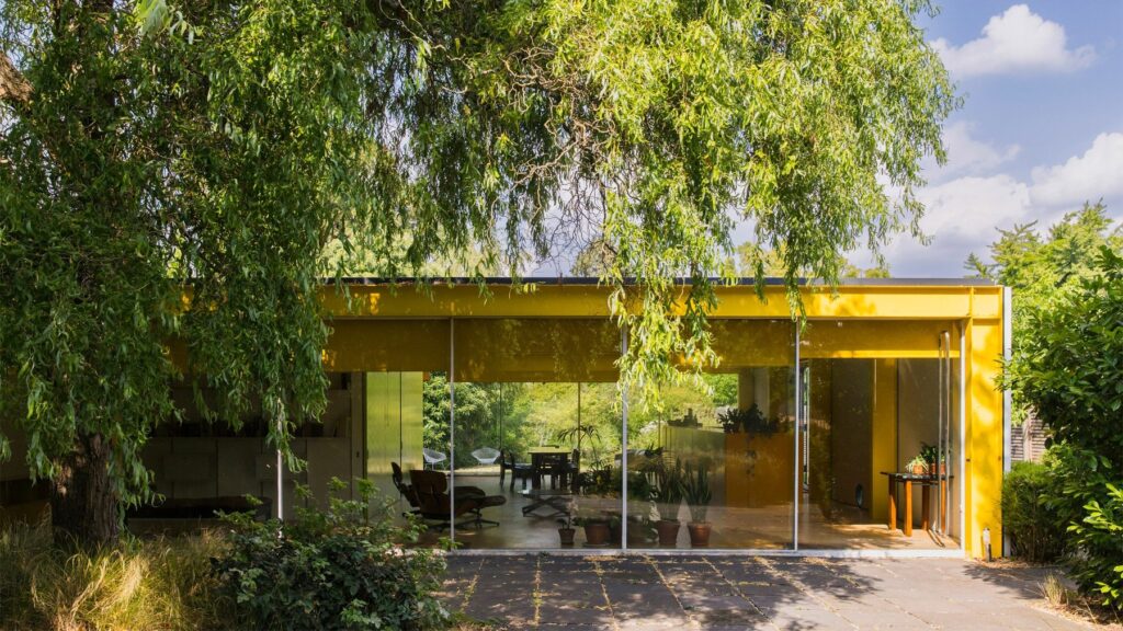 The modernist house 22 Parkside in Wimbledon, London