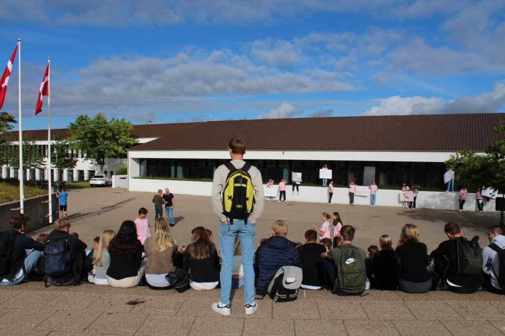 Students gathered in the square at Hasseris Gymnasium during intro week