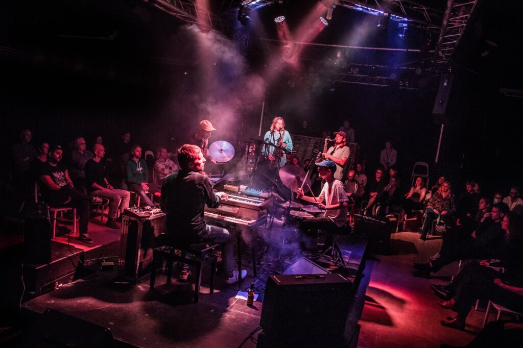 Publikum til koncert på spillestedet Radar i Aarhus