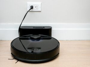 Robotstøvsuger i et hjem